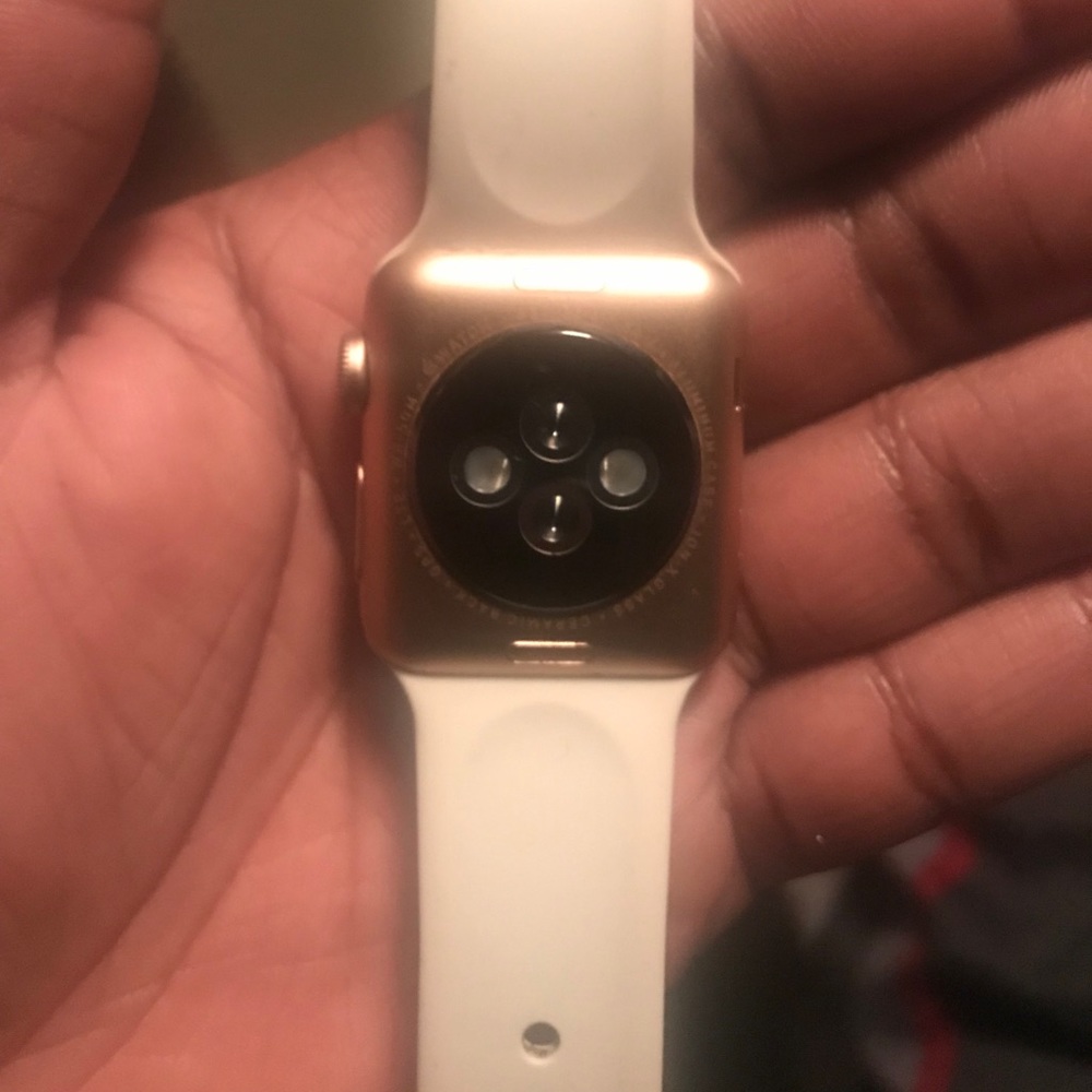 Apple Watch series 3 38mm - Picture 2 of 2
